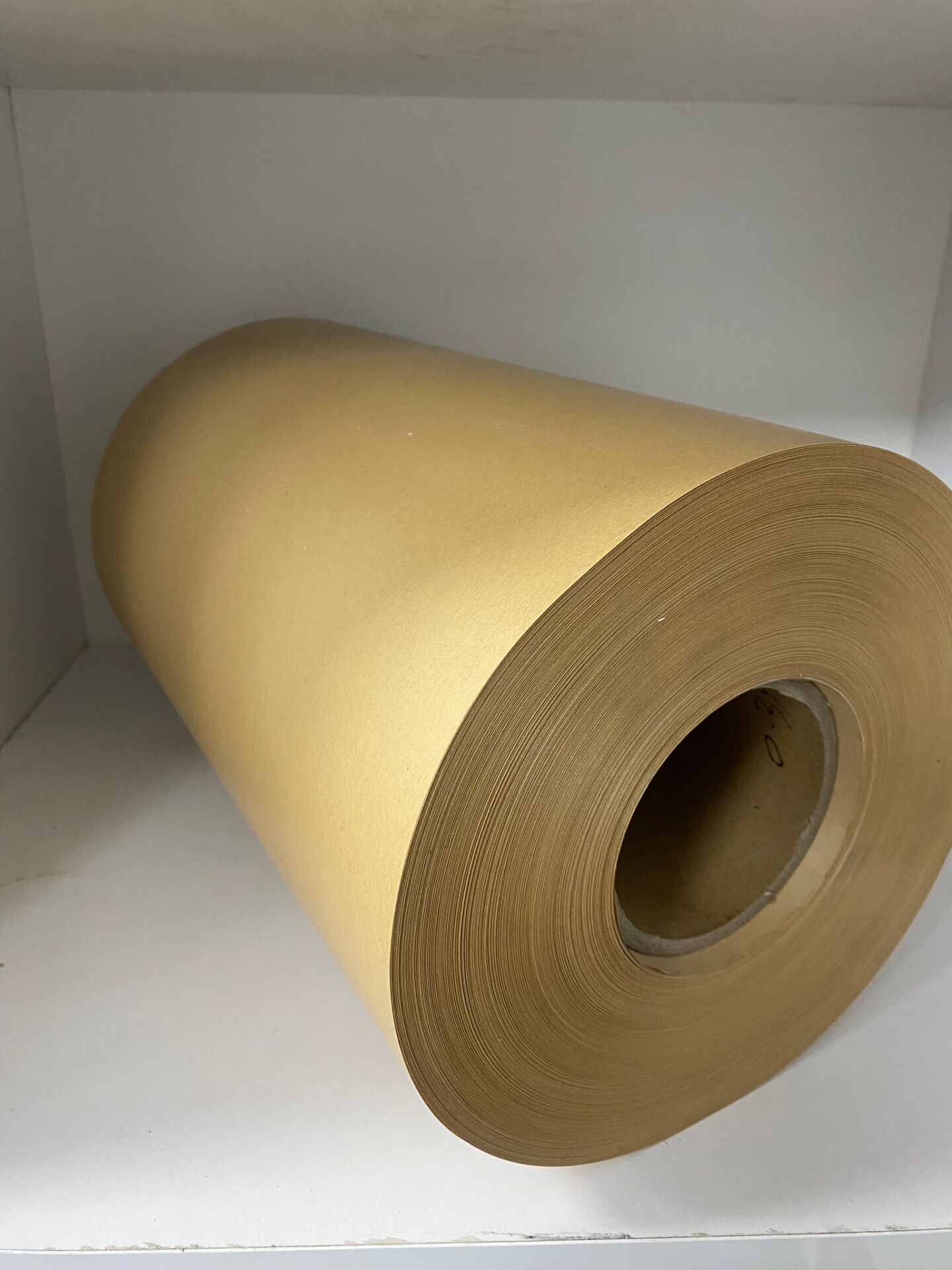 0,010 yapışkanlı sarı kraft kg.